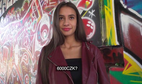 Пикапер девке денег предложил чтобы перепихнуться в подворотне