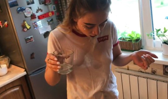 Русская сучка всегда готова сосать и трахаться в киску