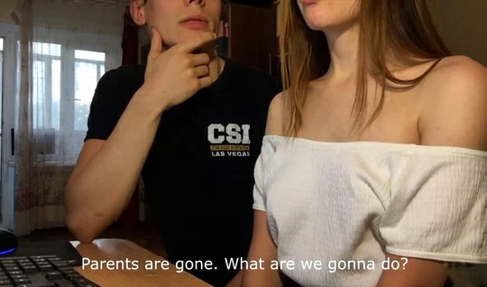 Молодая русская девица сладко сосет член приятеля